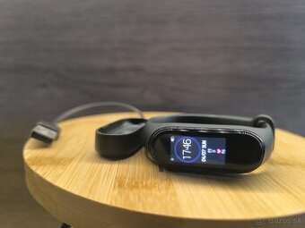 ⭐ Hodinky - Xiaomi Mi Band 4 ⭐