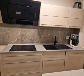 Moderní linka se spotřebiči a ostrůvkem,6227