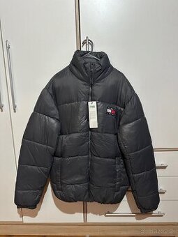 Zimná bunda Tommy Jeans - veľkosť L/XL