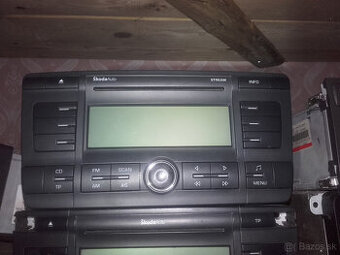 ORGINAL RADIO SKODA OCTAVIA 2