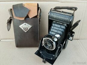 Starý fotoaparát Voigtländer Bessa. - 1