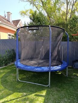 Trampolína