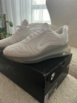 NIKE AIR MAX 720