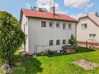 NA PREDAJ - Priestranný rodinný dom s veľkým potenciálom v
