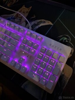 Razer Huntsman herná klávesnica - Purple switch