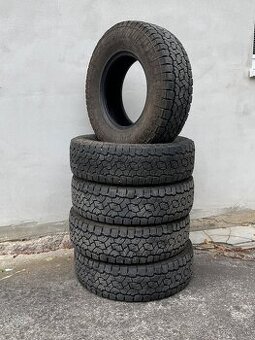 Predam TOYO Open Country AT3 235/75 R15 all terrain pneu