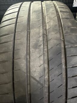 255/40R20