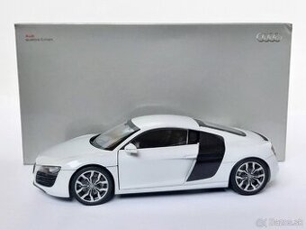1:18 - Audi R8 5.2 FSI Quattro (2009) - Kyosho - 1:18