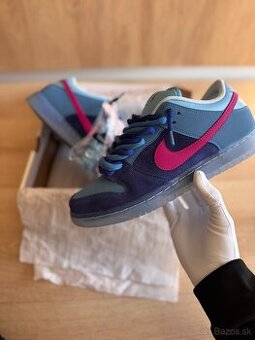 Nike Dunk SB low “ Royal Blue “