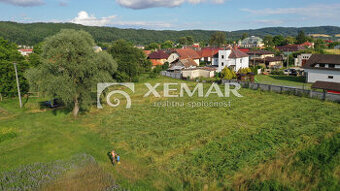 Krásny slnečný pozemok v Hronseku, BB - 1.440 m2