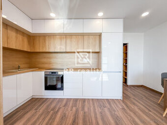 Kompletná rekonštrukcia, 1,5i 42m2+6m loggia, MnB - Severná