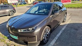 Odstúpim leasing na BMW iX  xDrive40