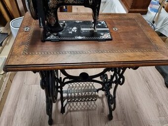 Stary sijaci stroj, singerka