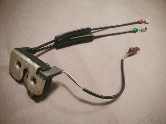 Zamok piatych dveri ford fiesta mk5 / fusion