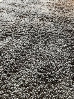 Predám koberec s vysokým vlasom