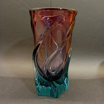 Československá váza – hutné sommerso sklo (60.–70. roky)