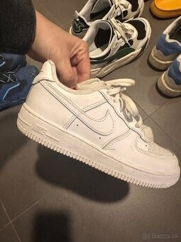 Nike tenisky veľkosť 33