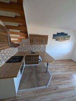 IHNEĎ VOĽNÝ - 2-izbovy byt v Centre Lučenca - Kolonáda