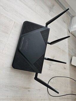 Predam WiFi router Synology RT2600ac