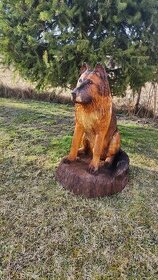 Vyrezávaná socha psa - nemecký ovčiak - 1