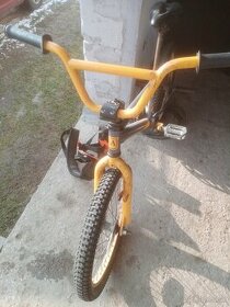Bicykel BMX