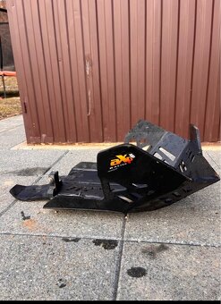 Kryt motora AXP Yamaha Tenere 700