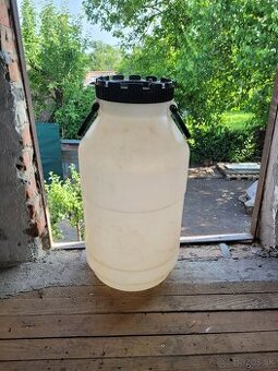 Predam plastove barely 50l