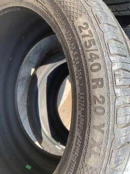 275/40 r20