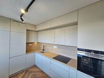 Prémiovo zrekonštruovaný 2i byt Nábrežie 73m2