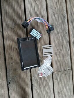 Predám autorádio NCS RS‑302 (2 DIN, 7” dotykový displej)