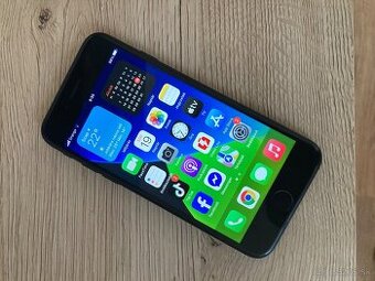 Apple iPhone 7 black 32gb, 100% batéria