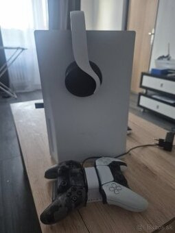 PlayStation 5 set - konzola, 3 ovládače, headset, hry - všet