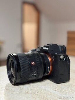 Sony a7IV - Top stav