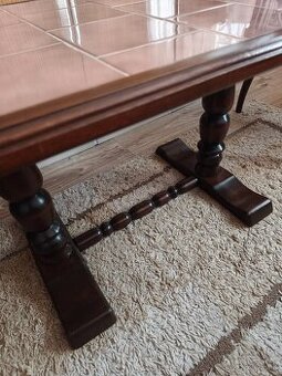 Predám starozitné stolicky a konf. stolík