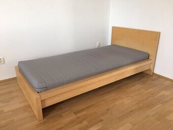 Predám postel s madracom