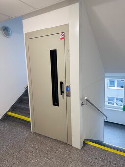 Banska Bystrica -centrum-zrekonštruovaná garzónka-predám