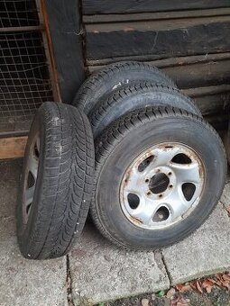 kolesá a pneu.BRIDGESTONE