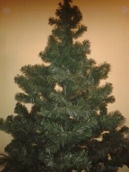 Umelý vianočný stromček