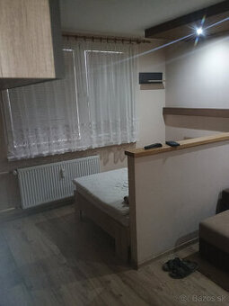 Na predaj zrekonštruovaný (1i) 1 izbový byt Senica. - 1