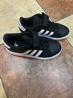 Chlapčenské tenisky adidas