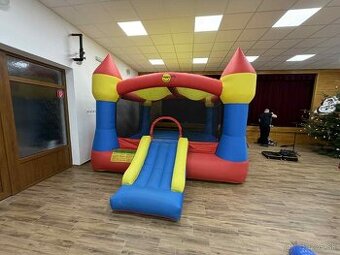 Požičiam SKAKACIE HRADY PRE DETI HAPPY HOP do Interieru