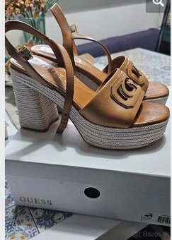 Sandále Guess