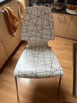 Jedálenské stoličky