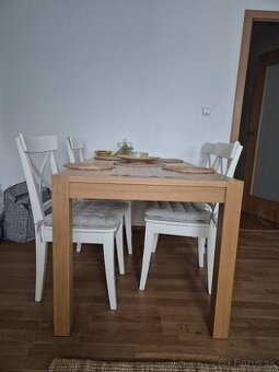 Drevené stoličky s podsedákmi