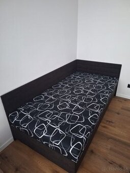 Predám posteľ s úložným priestorom