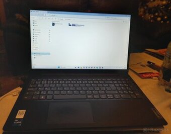 Predám kompletné balenie, v zaruke do marca 2027, nikdy neop