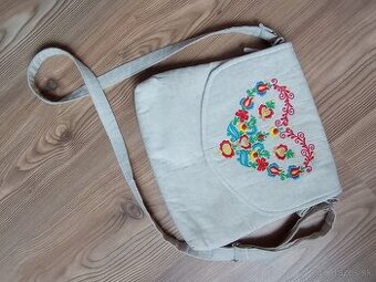 Vyšívaná folk kabelka