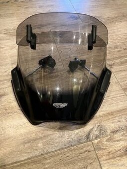 Univerzálne plexi s deflektorom