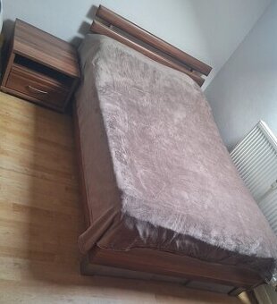 Postel 120x200 a nocny stolik