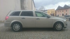 Opel Astra Kombi Combi Caravan benzin